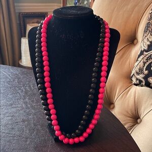 #153 - LIVE SHOW - Beaded Long-Strand Necklace in Hot Pink and Black